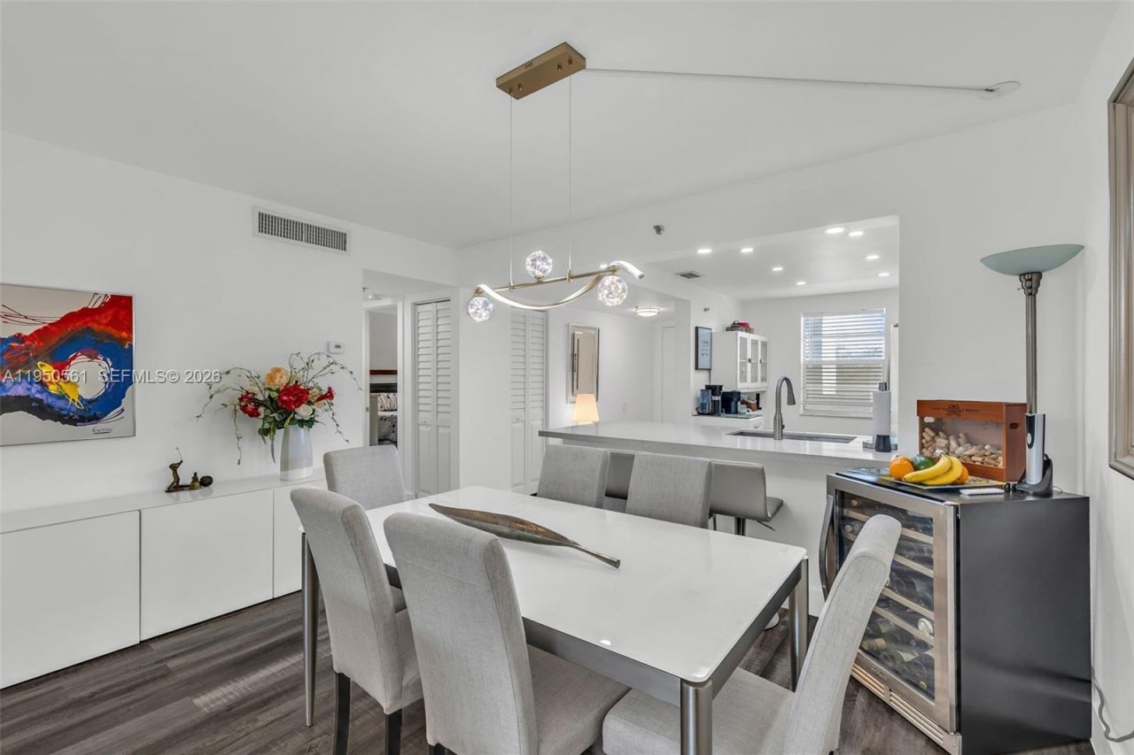 3910 Inverrary Blvd , Unit 503-B, Lauderhill, FL 33319 Photo