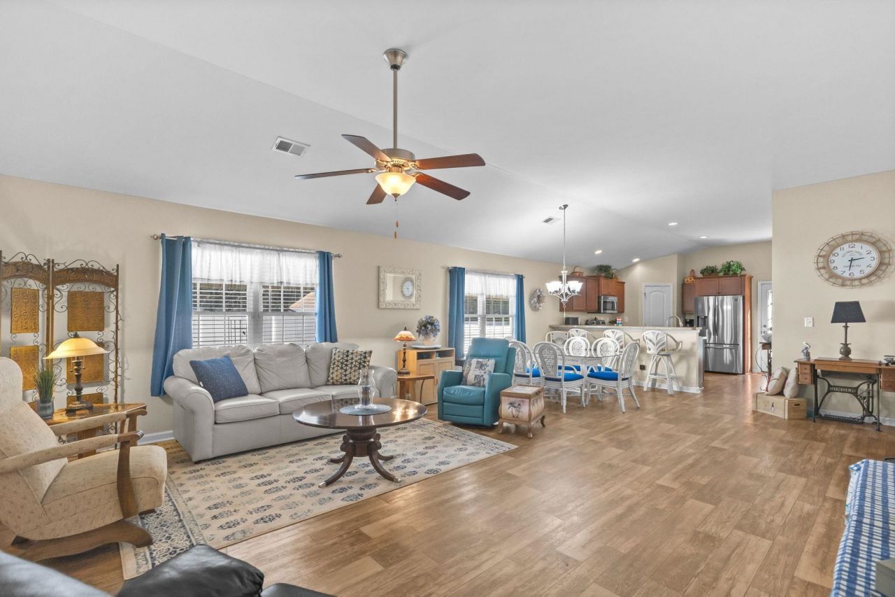 116 Balsa Dr. Photo 10