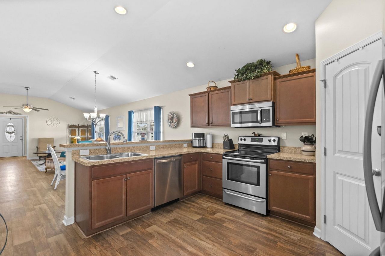 116 Balsa Dr. Photo 14