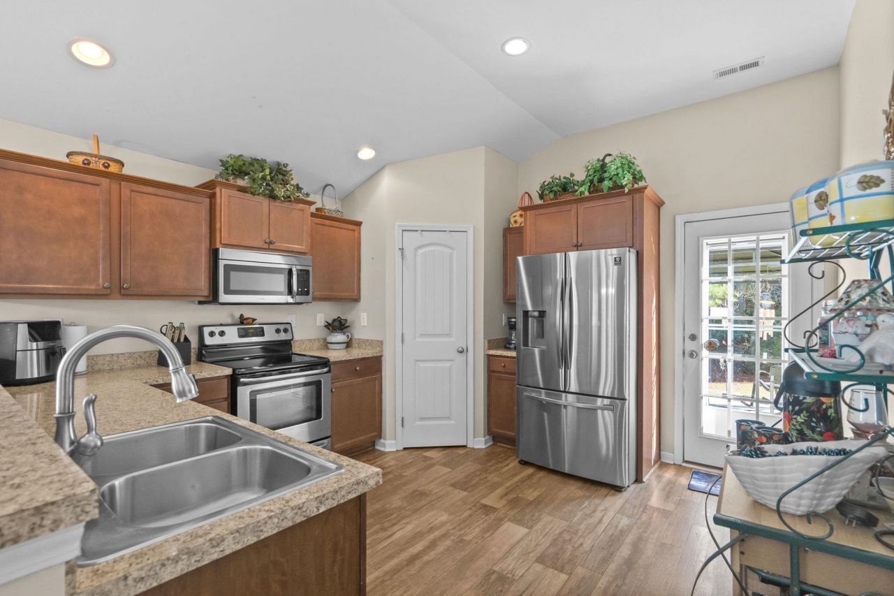 116 Balsa Dr. Photo 15