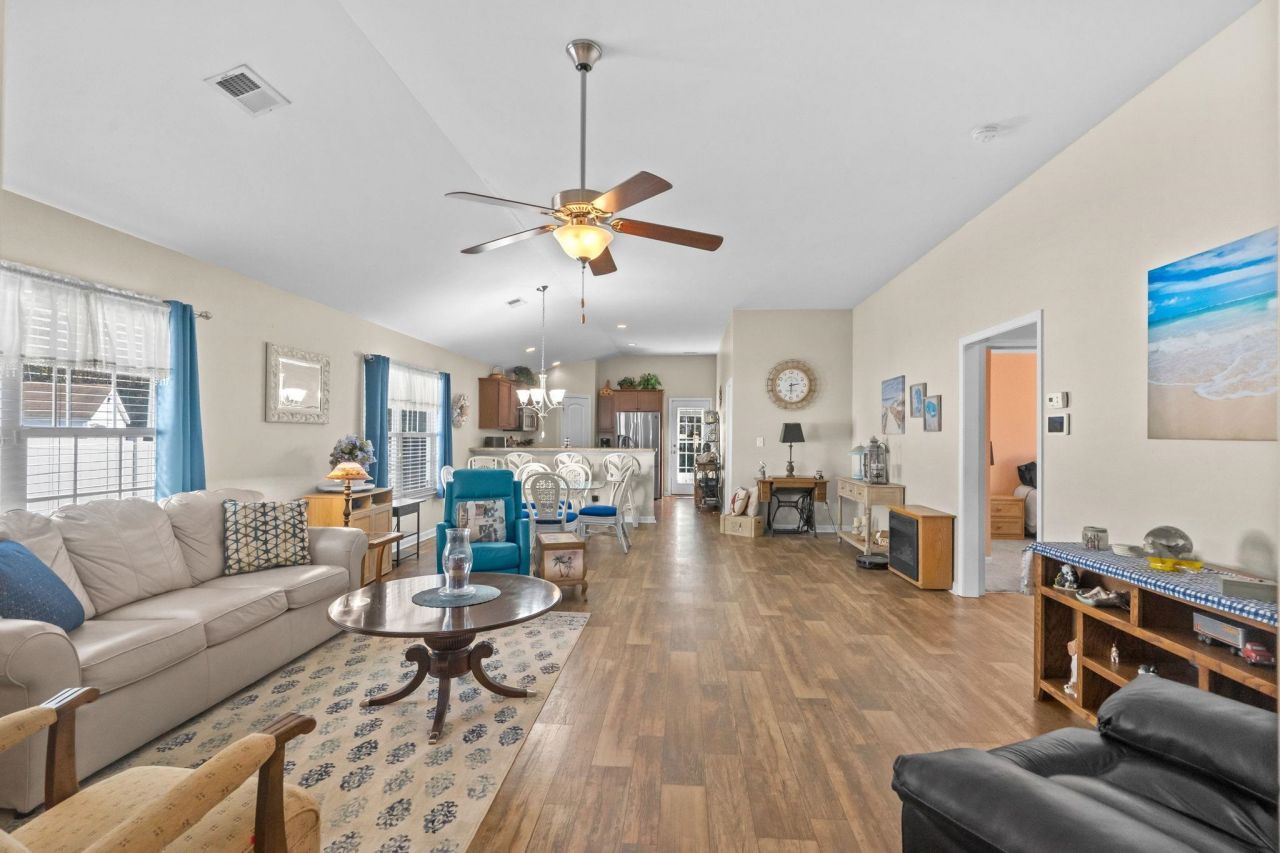 116 Balsa Dr. Photo 6