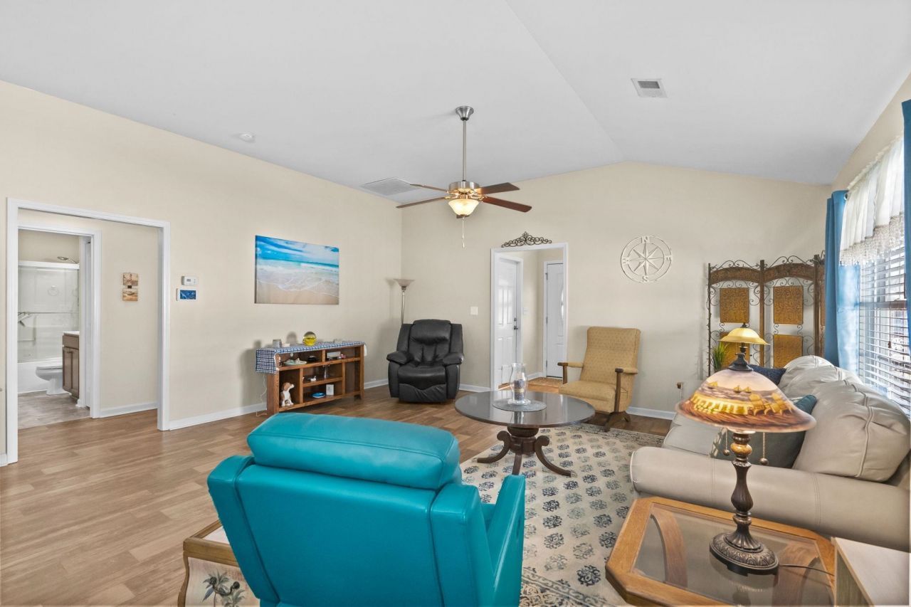 116 Balsa Dr. Photo 8