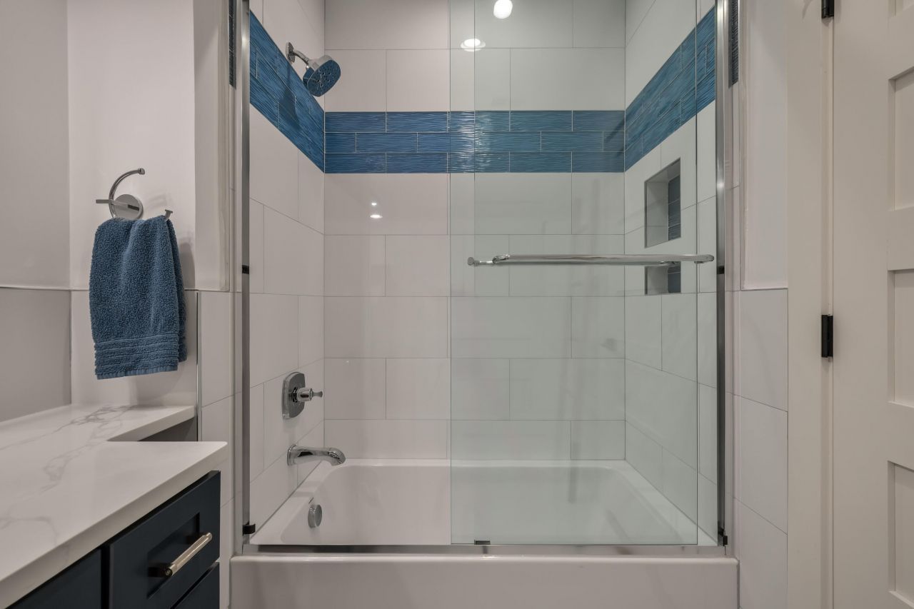 5004 Green Dolphin Way Photo 33