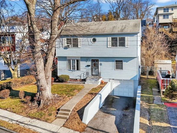 191 Morsemere Avenue, Yonkers, NY 10703