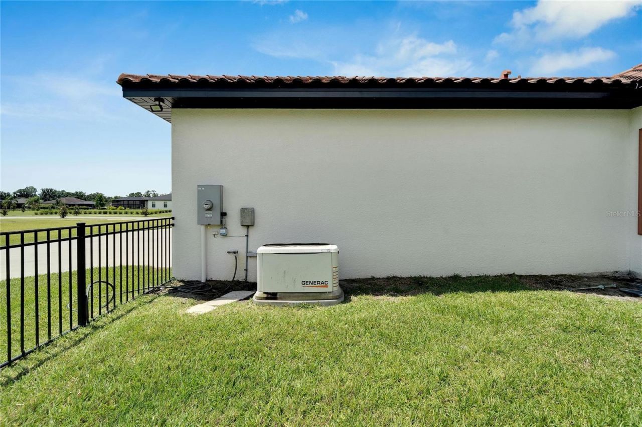 304 Hawk Talon Drive, Lithia, FL 33547 Photo