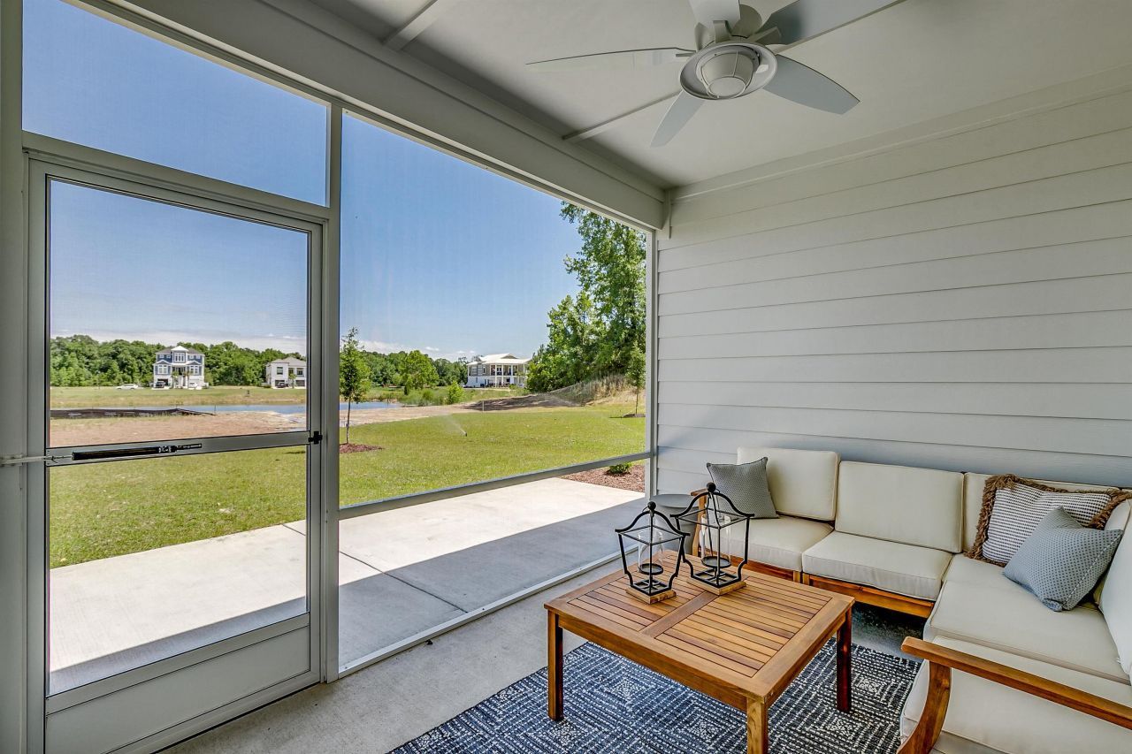 3068 Claredon St Photo 16