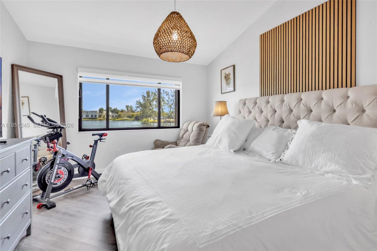 15539 N Miami Lakeway N, Unit 203-22, Miami Lakes, FL 33014 Photo