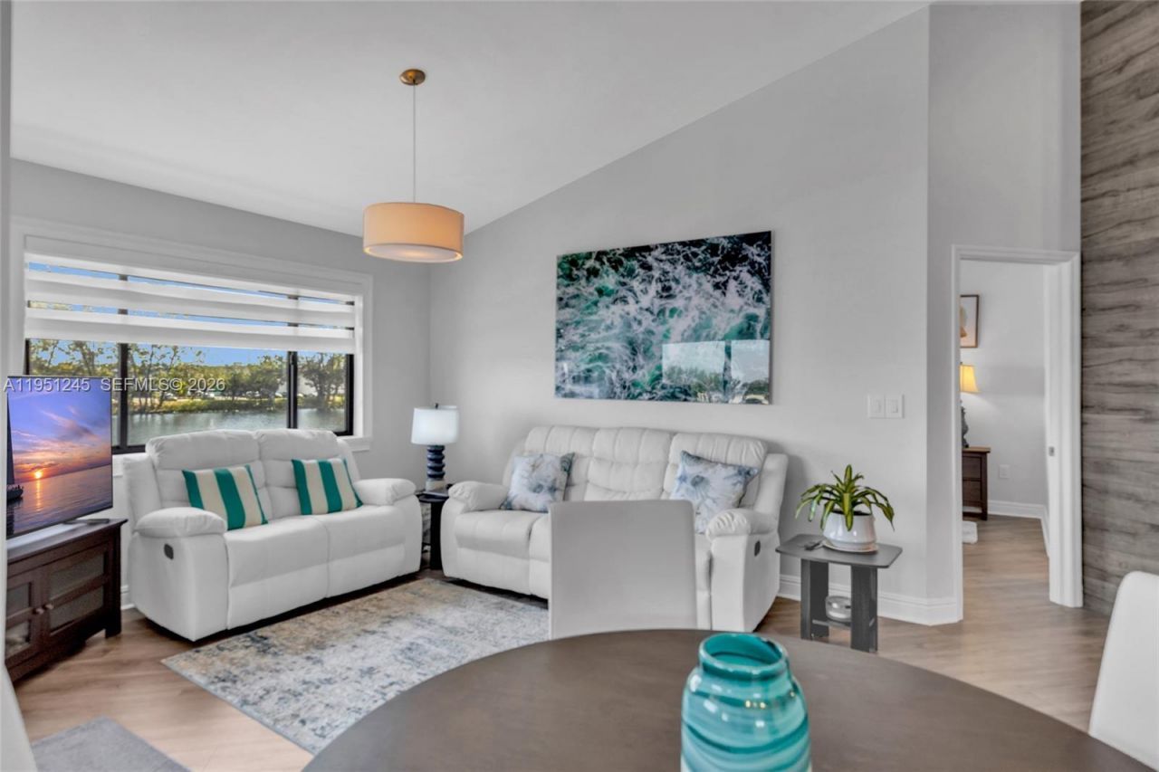 15539 N Miami Lakeway N, Unit 203-22, Miami Lakes, FL 33014 Photo