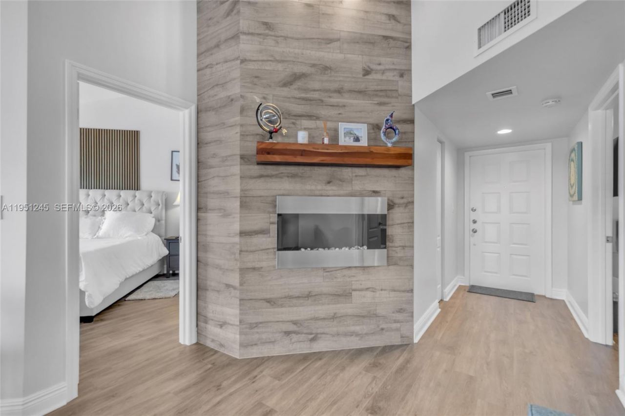 15539 N Miami Lakeway N, Unit 203-22, Miami Lakes, FL 33014 Photo