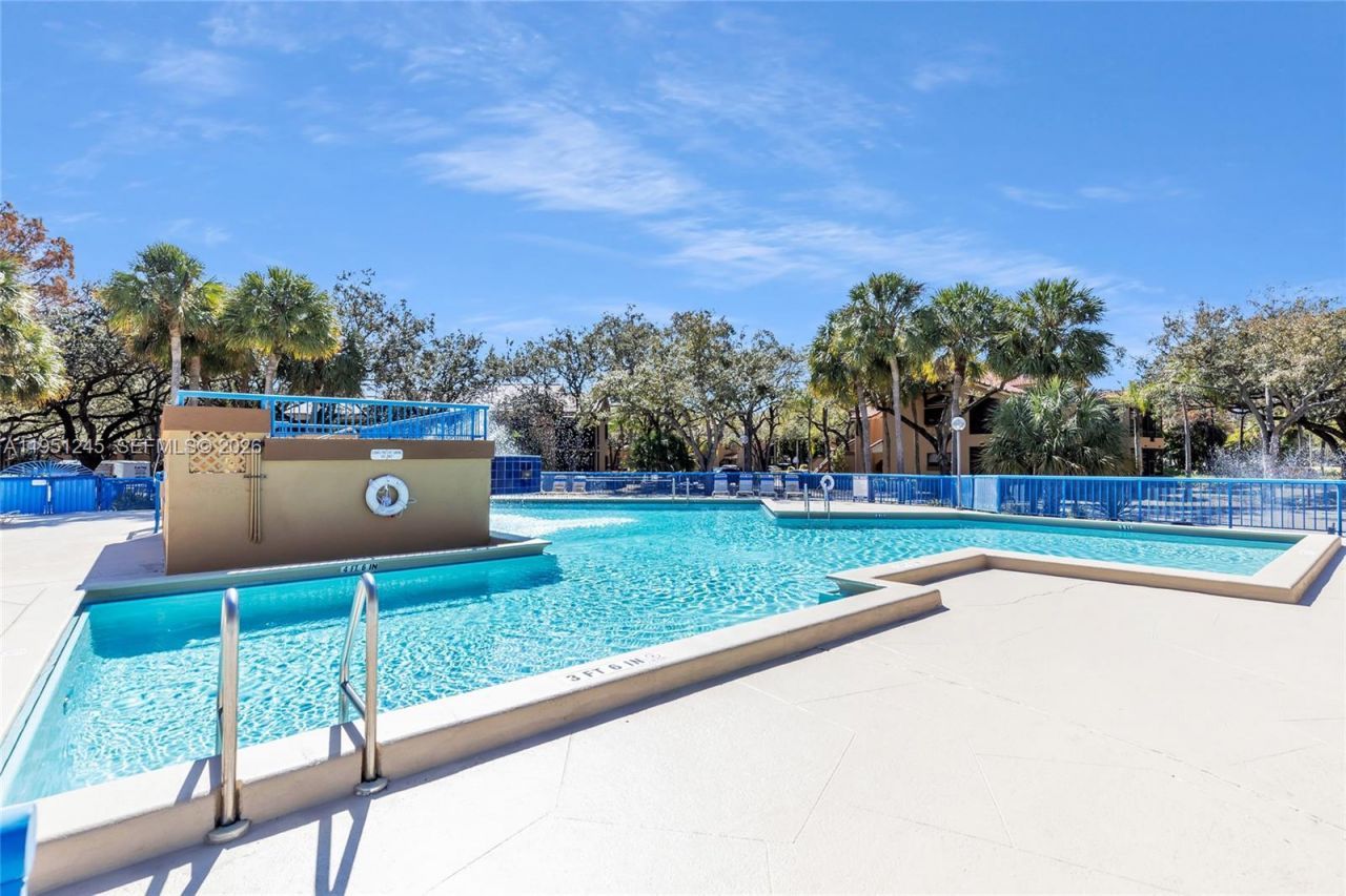 15539 N Miami Lakeway N, Unit 203-22, Miami Lakes, FL 33014 Photo