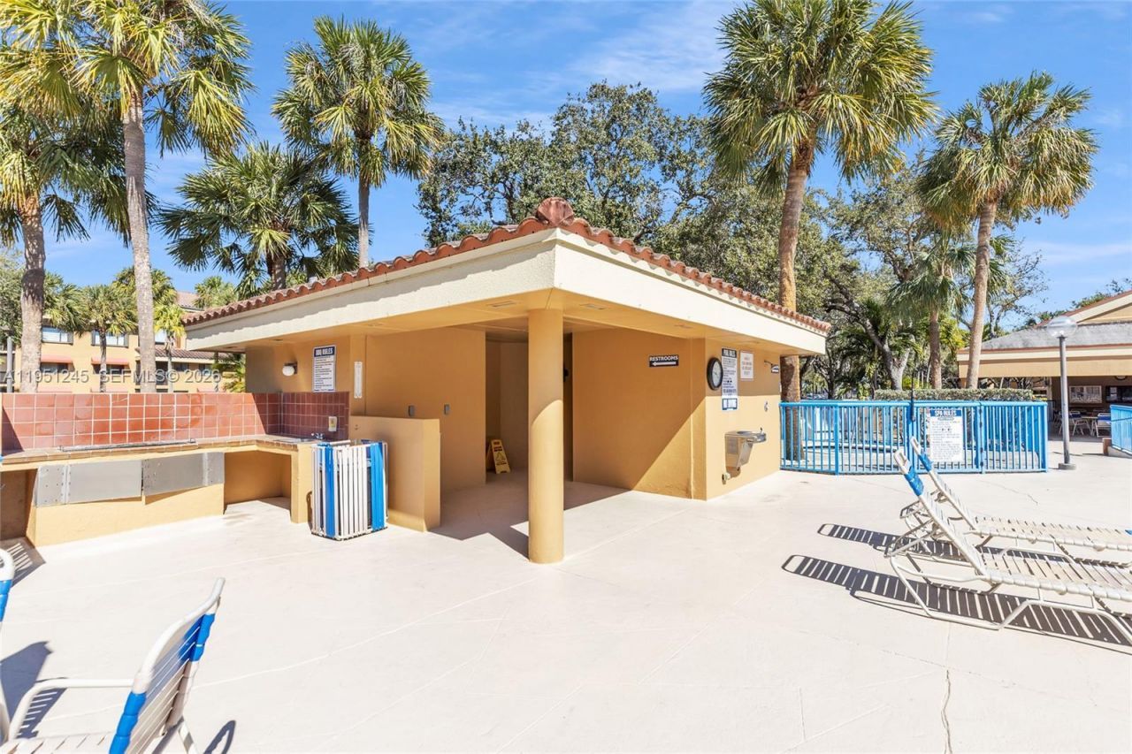 15539 N Miami Lakeway N, Unit 203-22, Miami Lakes, FL 33014 Photo