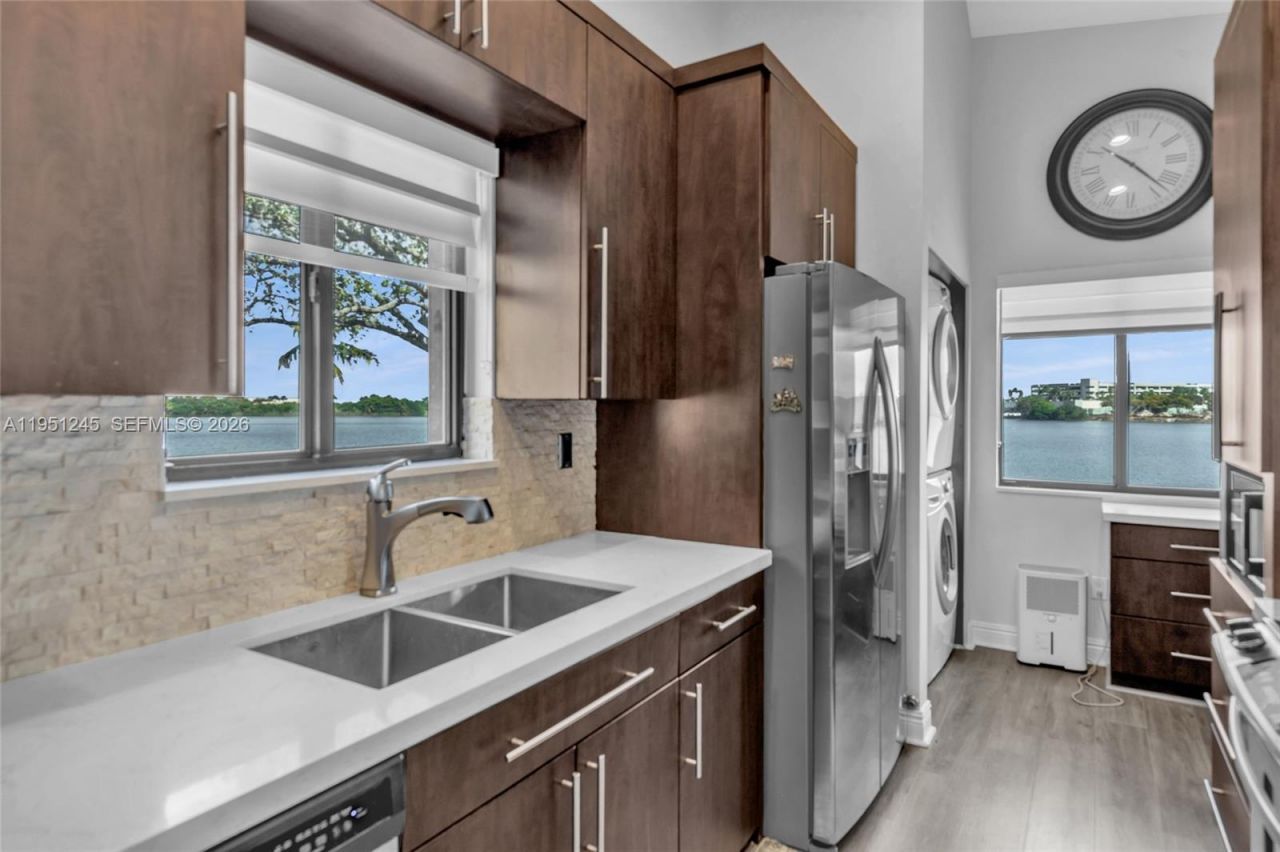 15539 N Miami Lakeway N, Unit 203-22, Miami Lakes, FL 33014 Photo