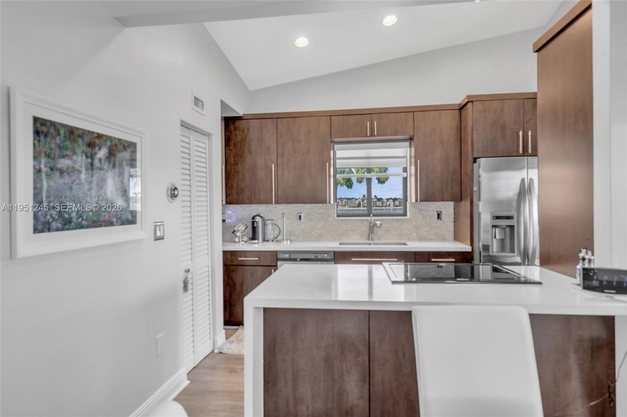 15539 N Miami Lakeway N, Unit 203-22, Miami Lakes, FL 33014 Photo