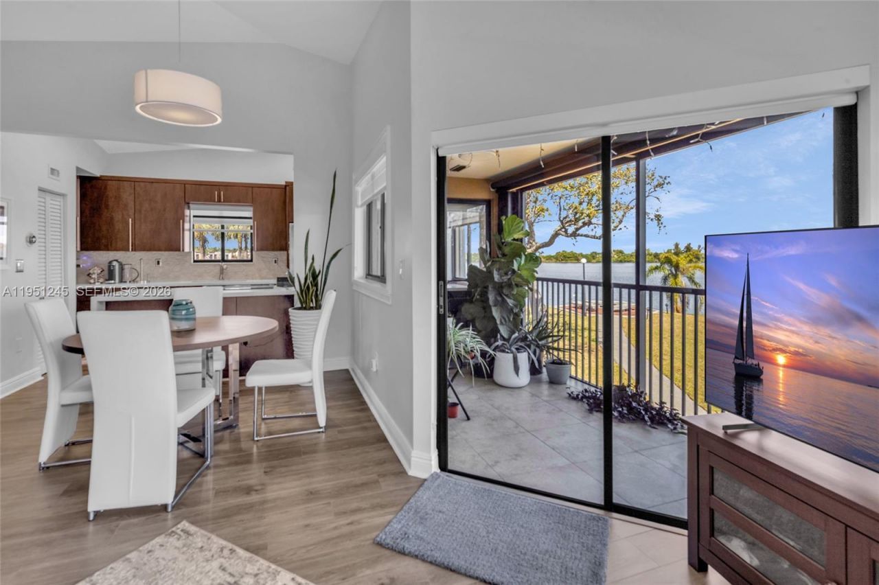 15539 N Miami Lakeway N, Unit 203-22, Miami Lakes, FL 33014 Photo