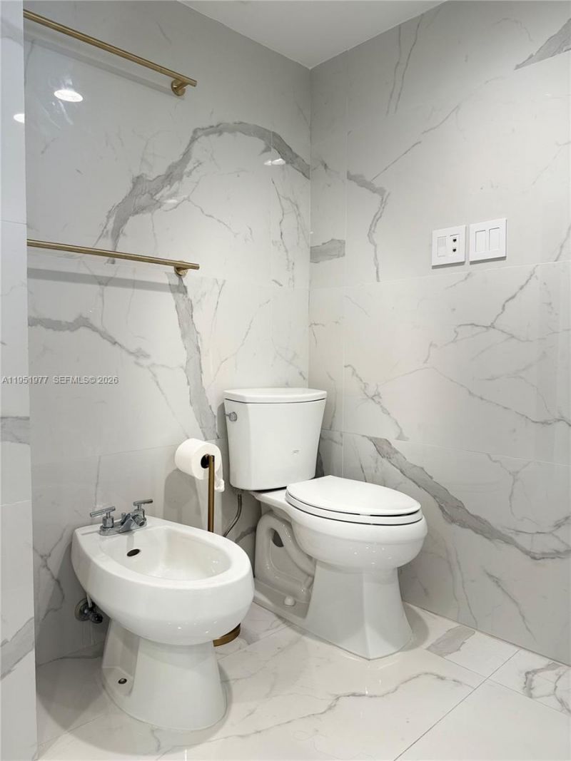 4000 Towerside Ter, Unit 1704, Miami, FL 33138 Photo