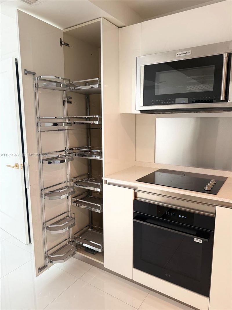 4000 Towerside Ter, Unit 1704, Miami, FL 33138 Photo