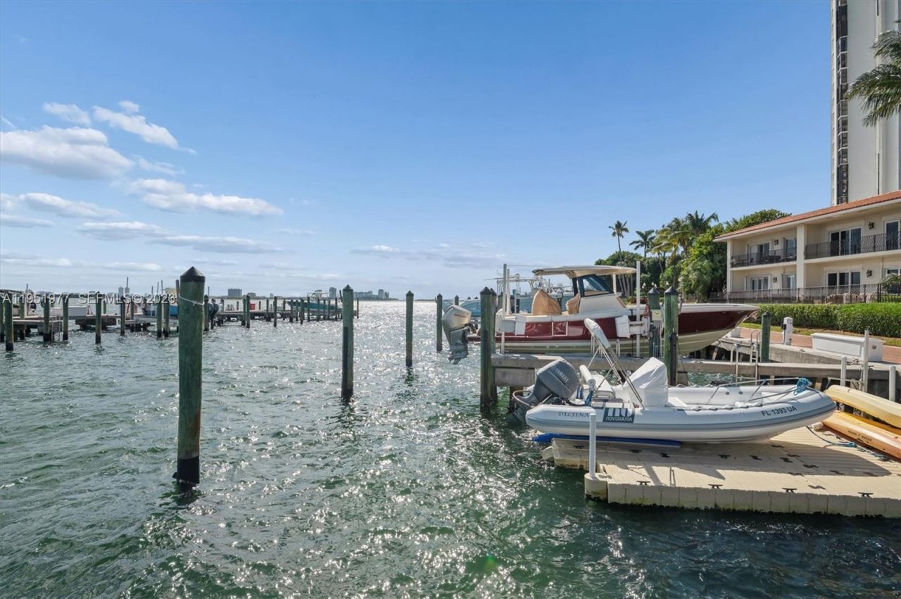 4000 Towerside Ter, Unit 1704, Miami, FL 33138 Photo