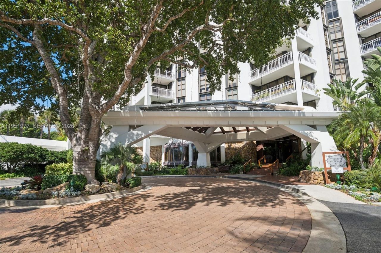 4000 Towerside Ter, Unit 1704, Miami, FL 33138 Photo