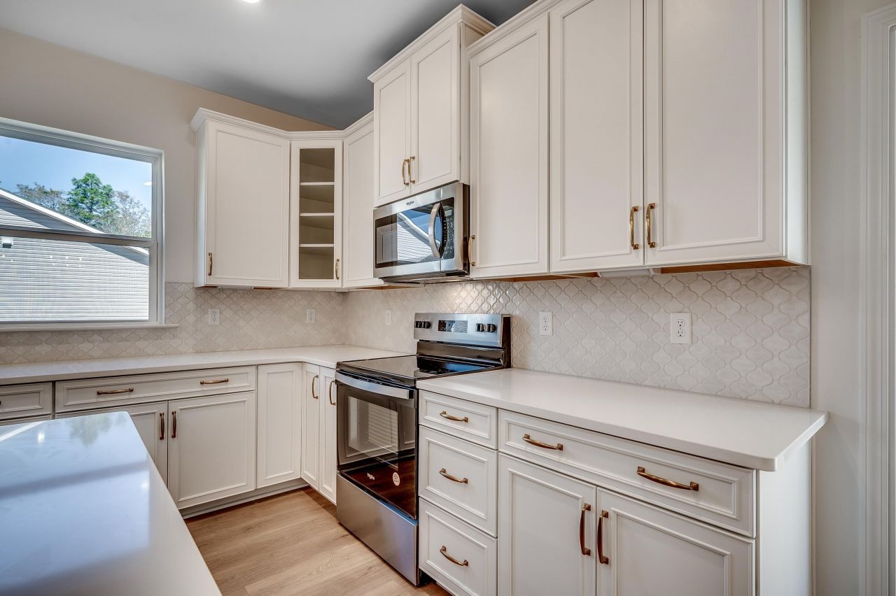 3037 Claredon St Photo 10