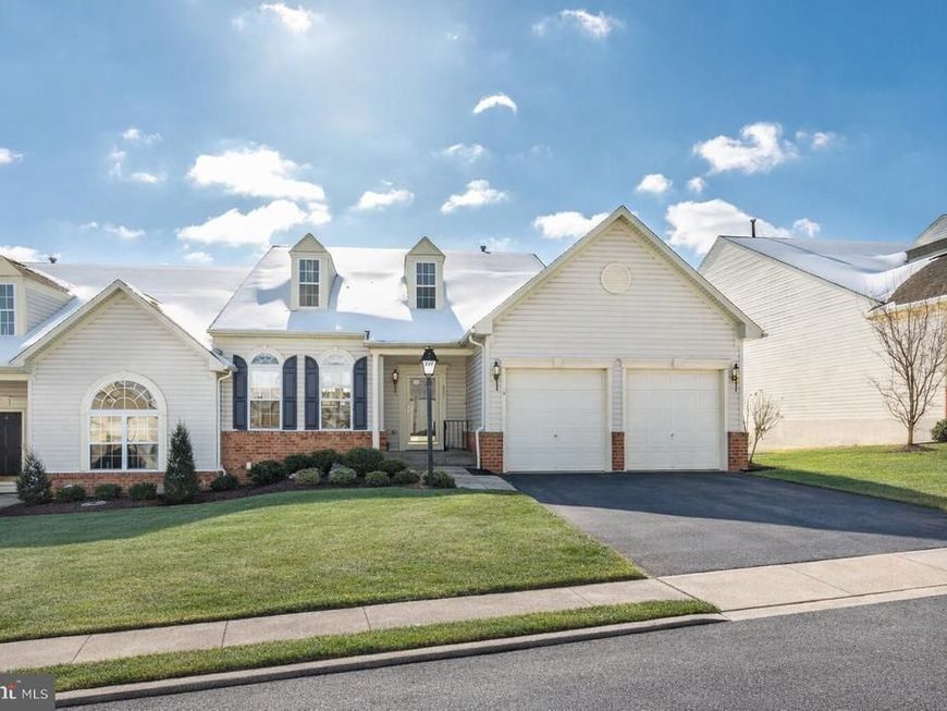 227 Fairmount Court, Unit 33, Shrewsbury, PA 17361 Main Photo