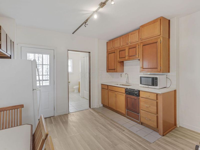 1858 S 5th Street, Columbus, OH 43207 Photo 10