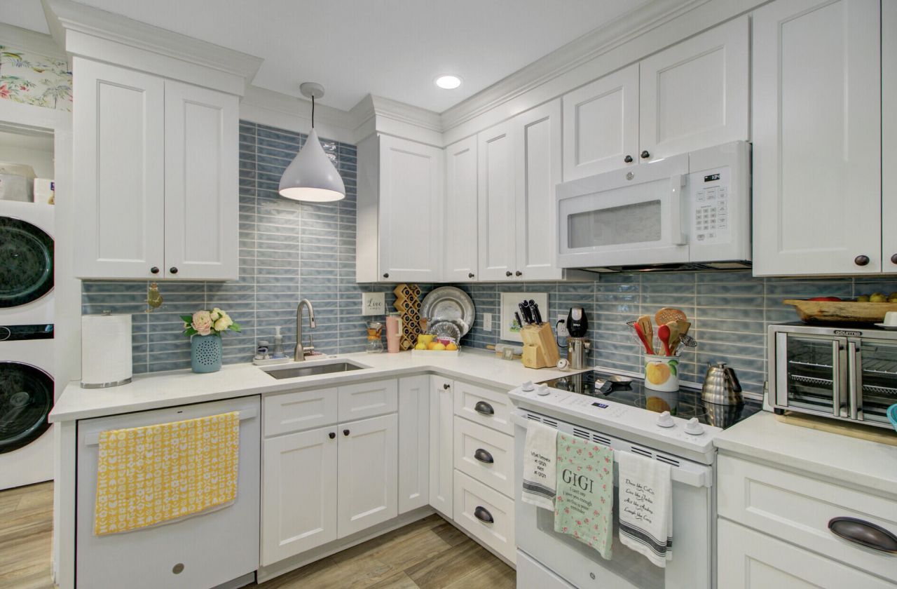 8 Vincent Drive Photo 10