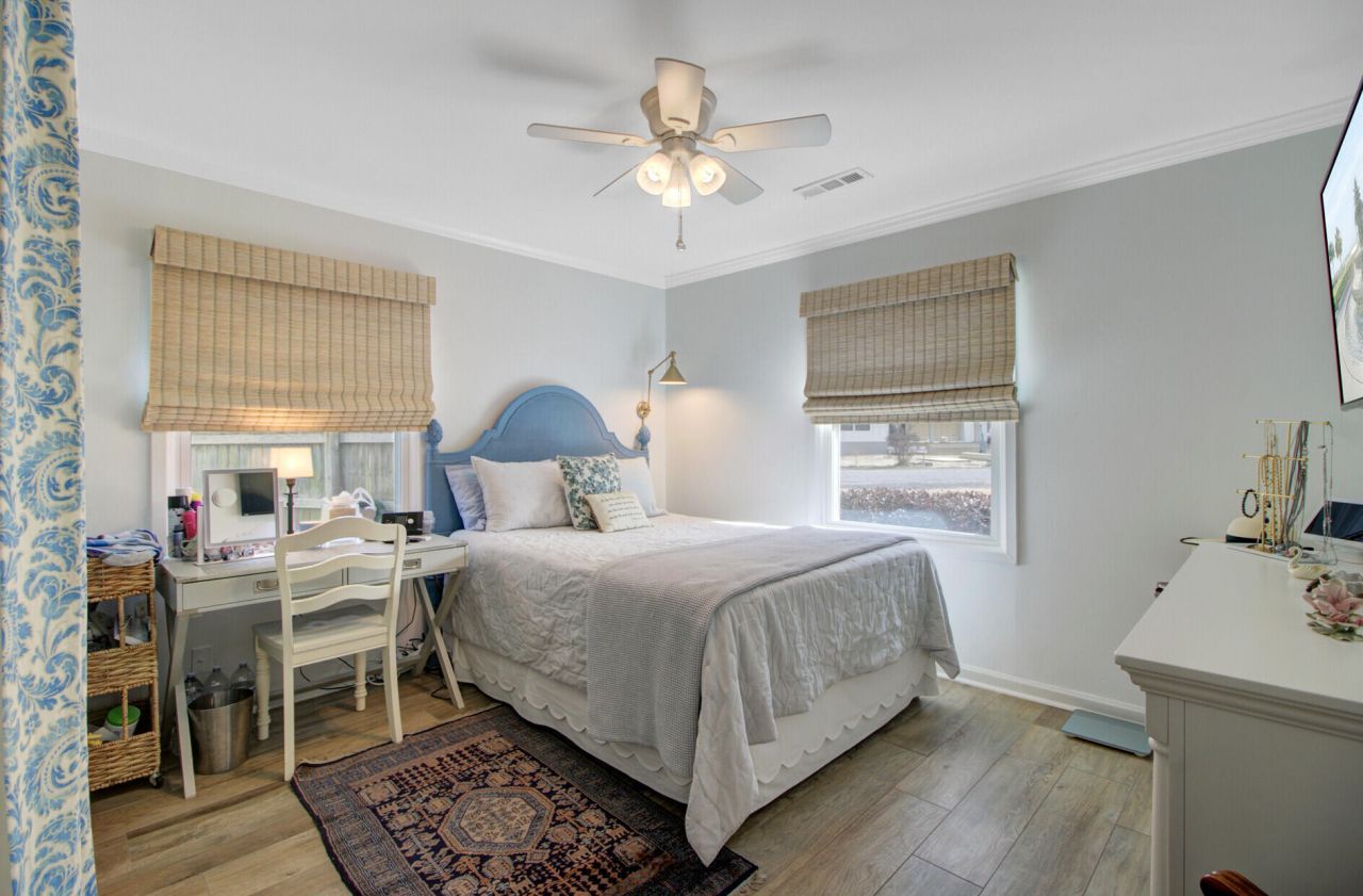 8 Vincent Drive Photo 12