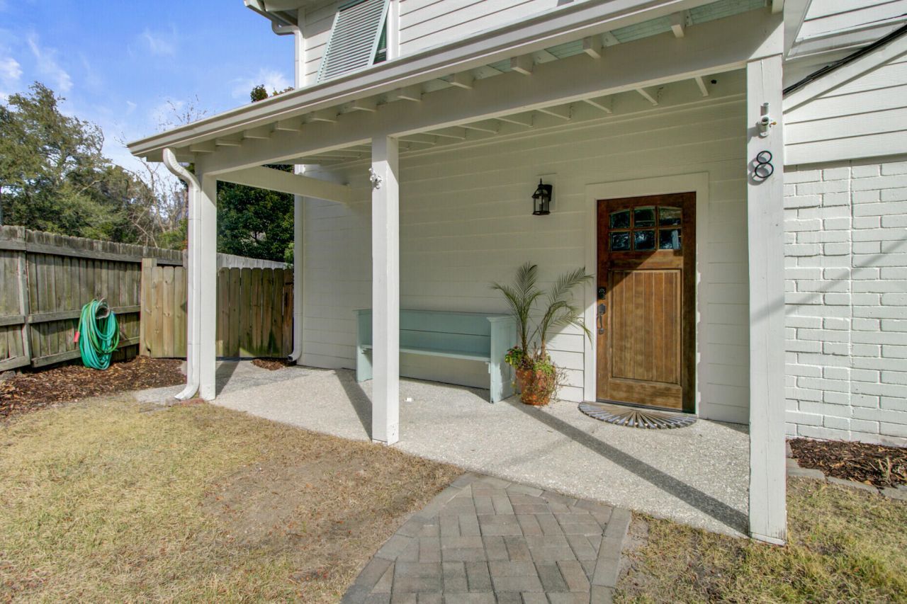 8 Vincent Drive Photo 14