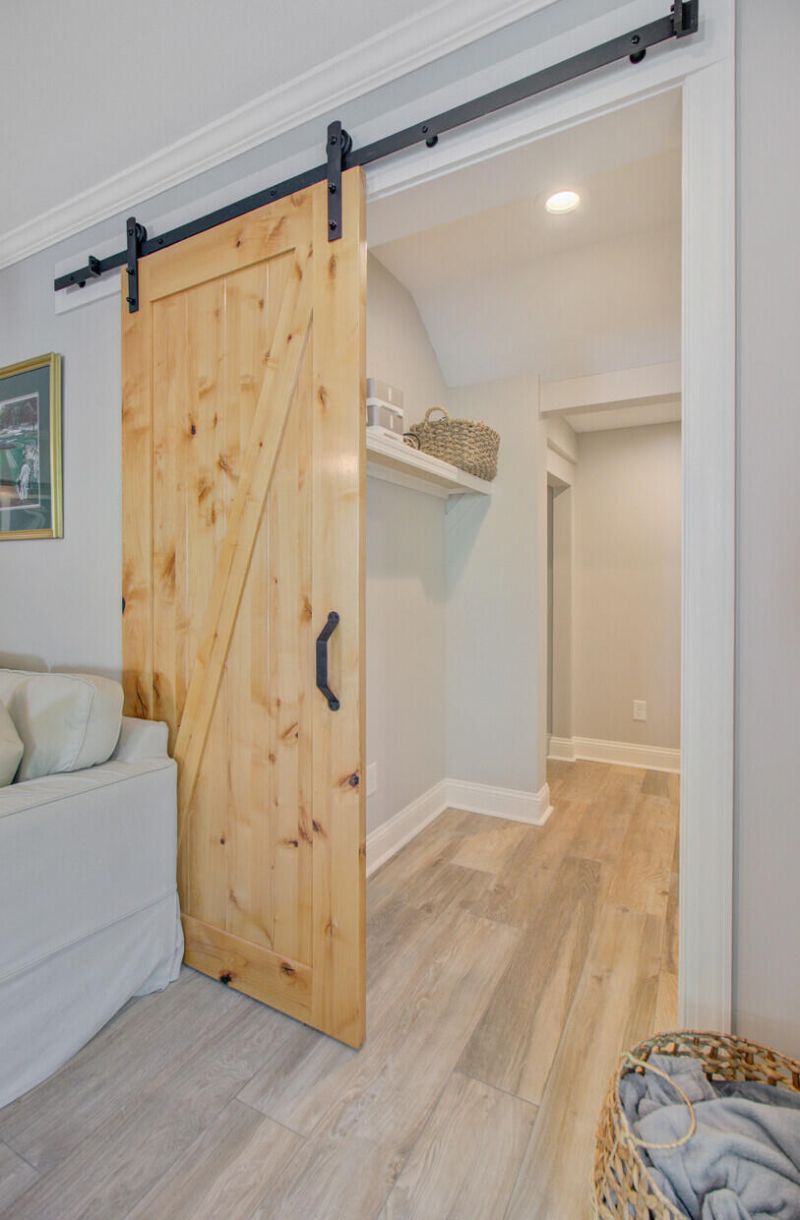 8 Vincent Drive Photo 21