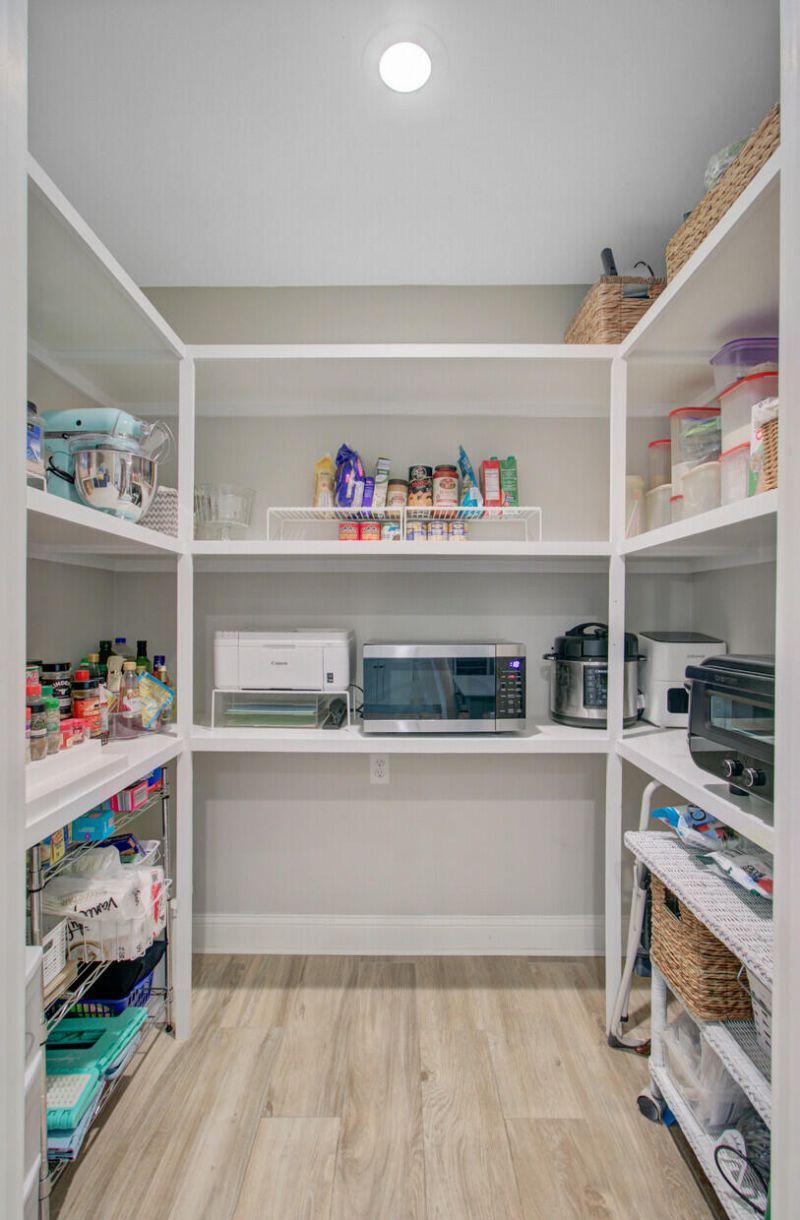 8 Vincent Drive Photo 30