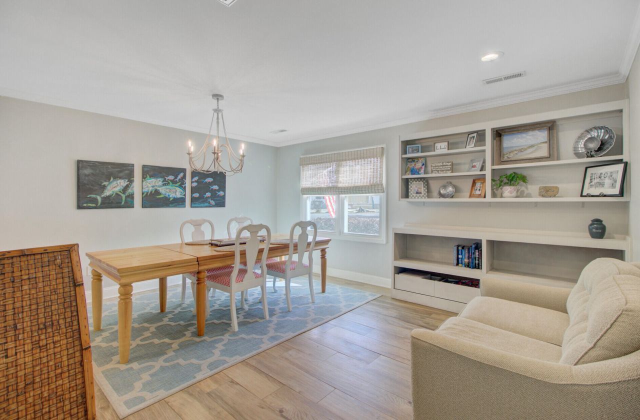 8 Vincent Drive Photo 33