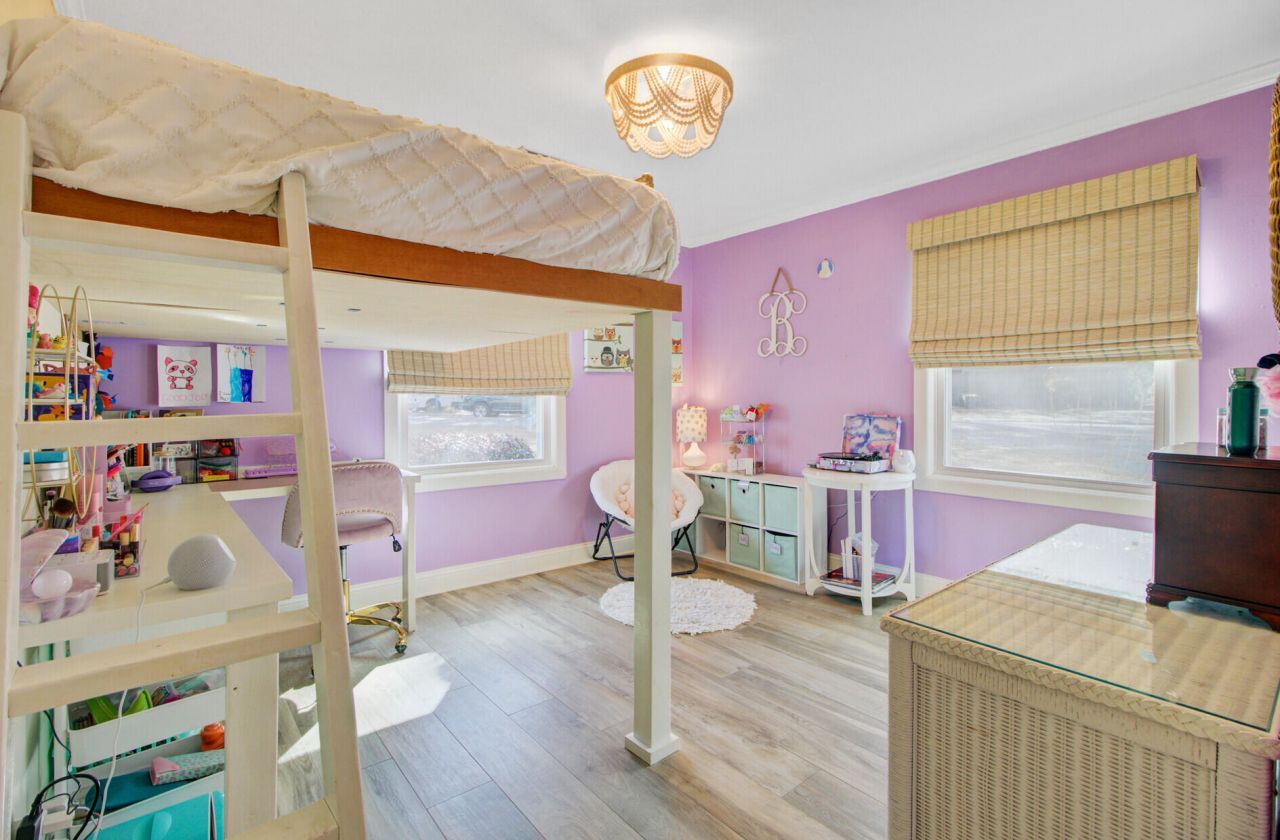 8 Vincent Drive Photo 35