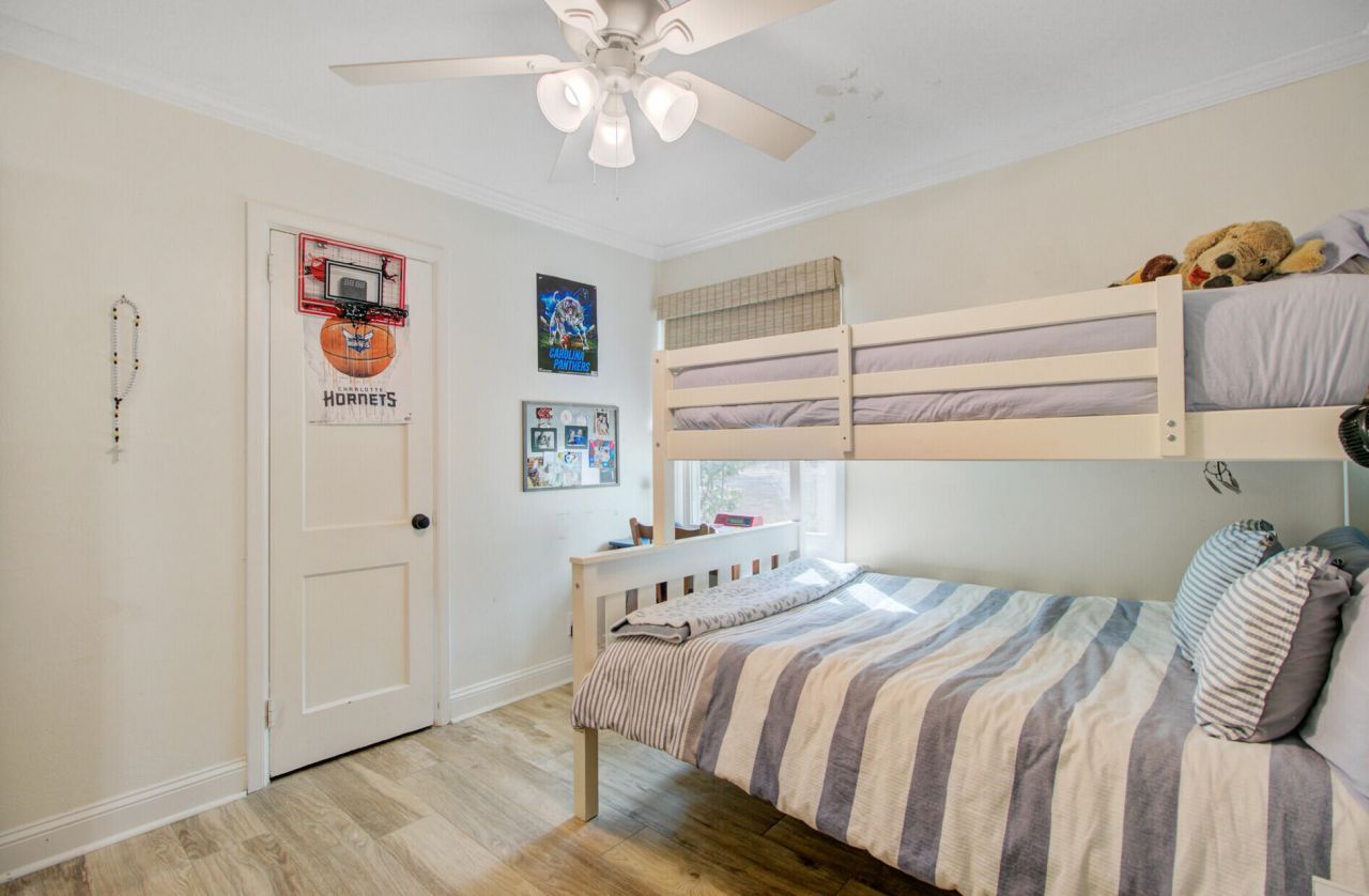 8 Vincent Drive Photo 39