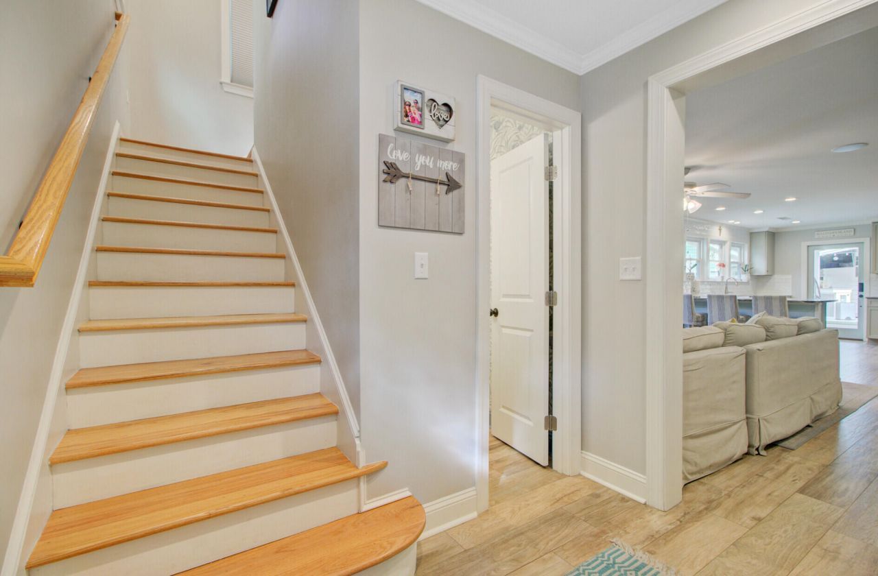 8 Vincent Drive Photo 41