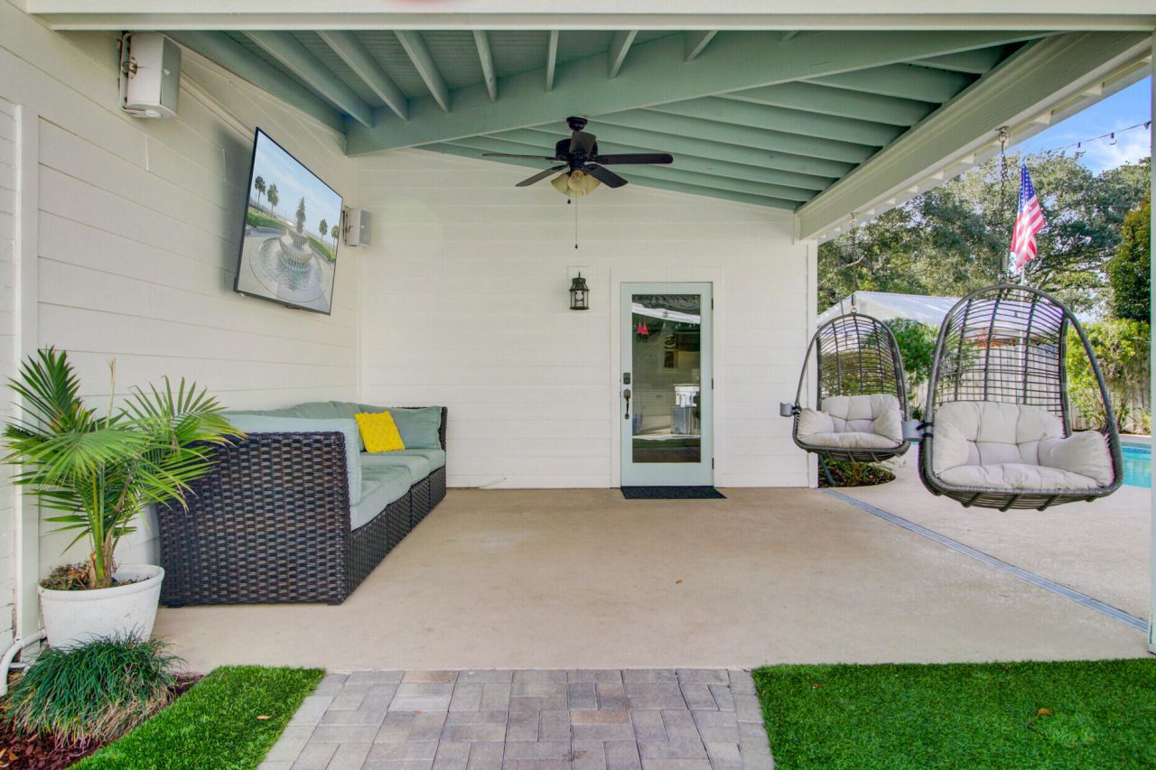 8 Vincent Drive Photo 46