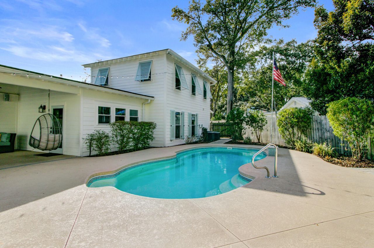 8 Vincent Drive Photo 49