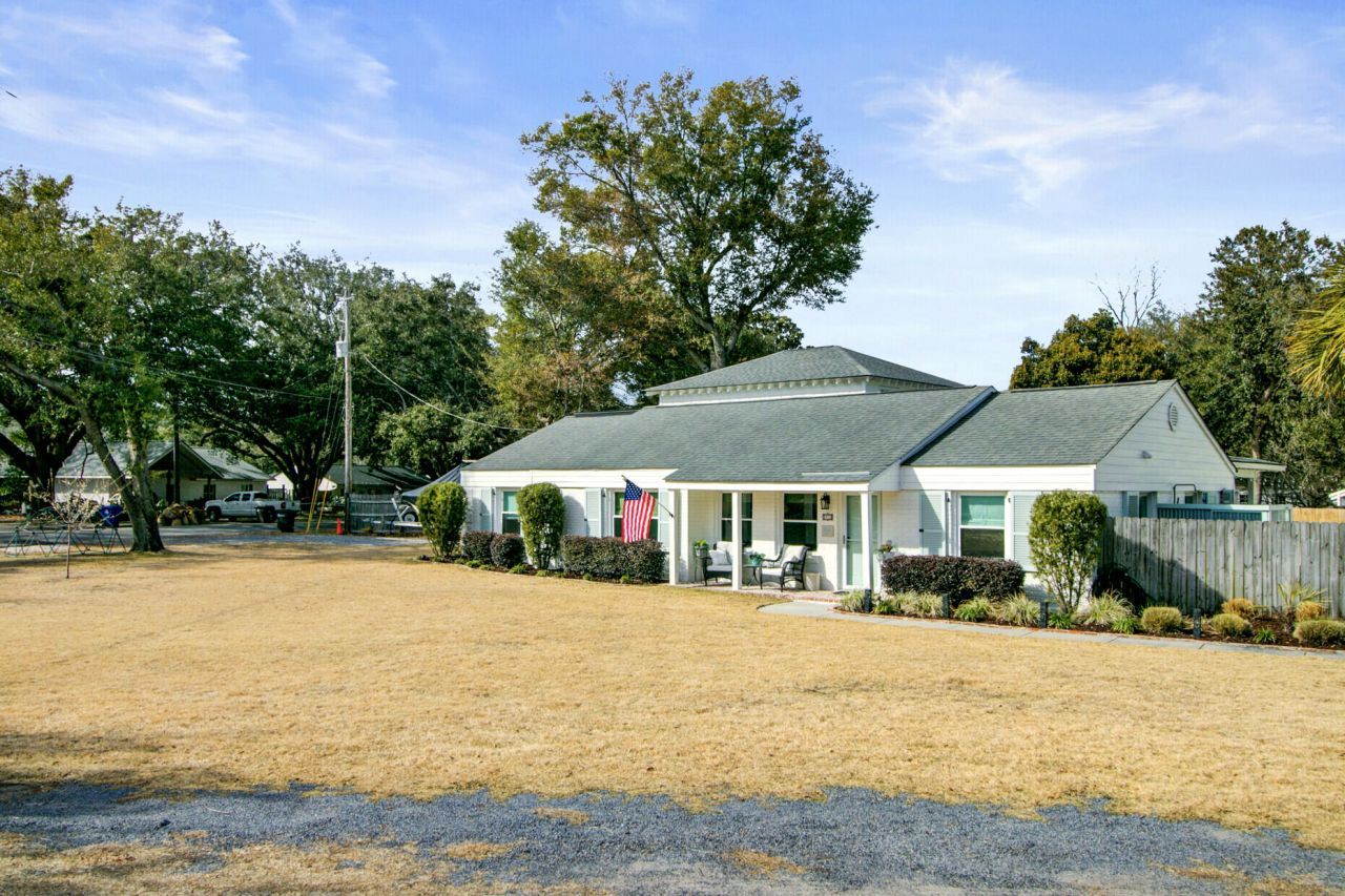 8 Vincent Drive Photo 5