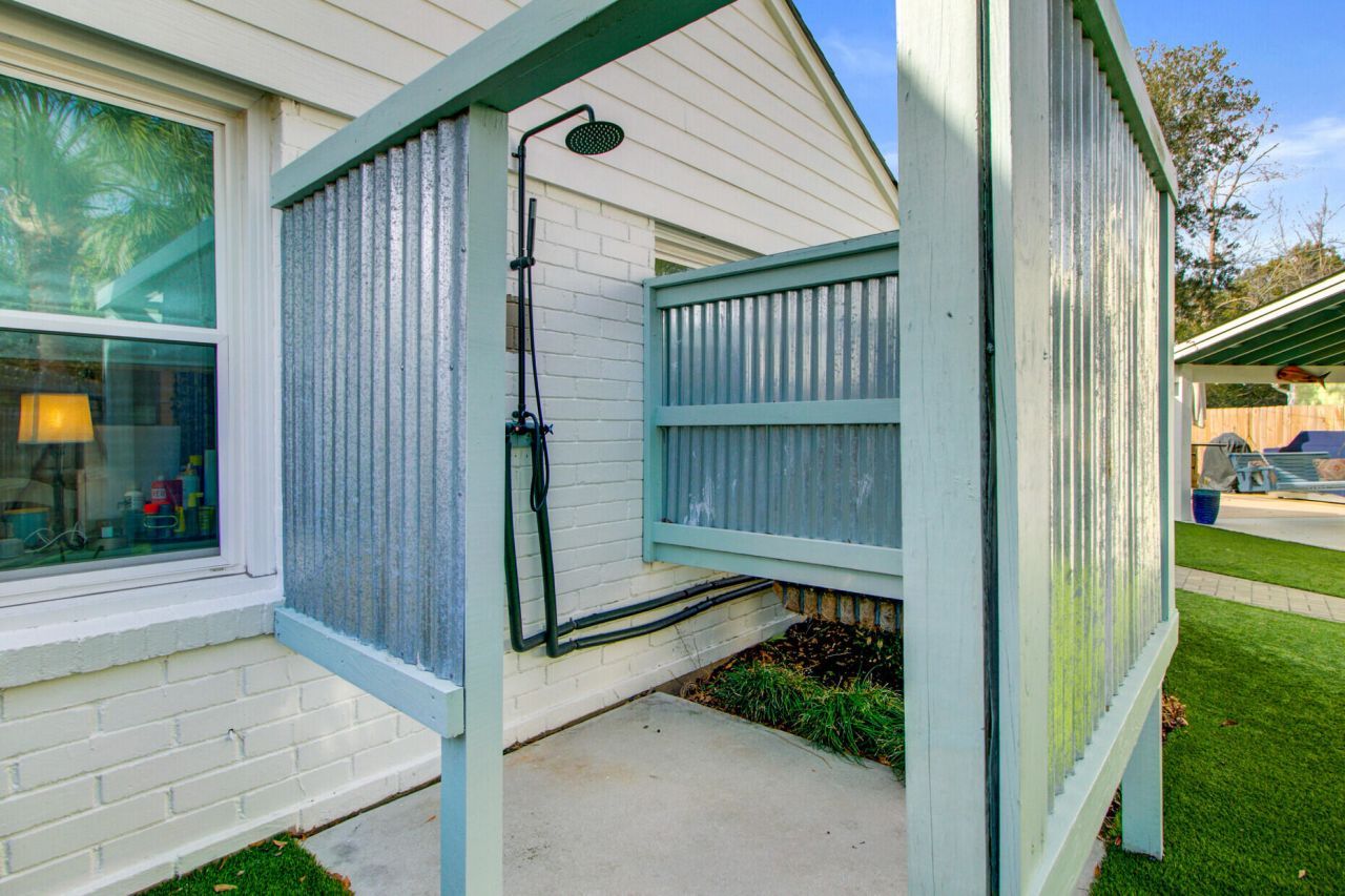 8 Vincent Drive Photo 55