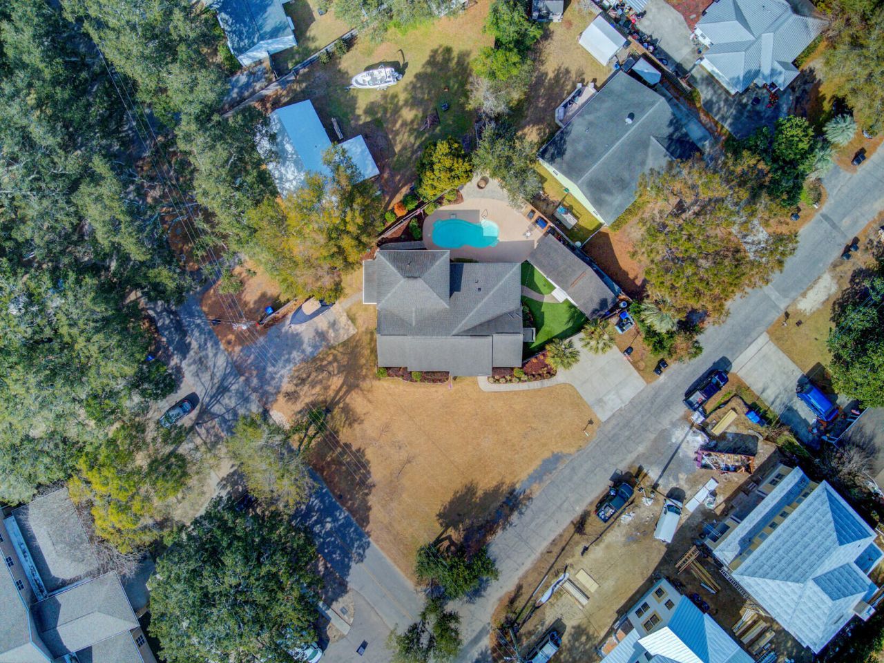 8 Vincent Drive Photo 56