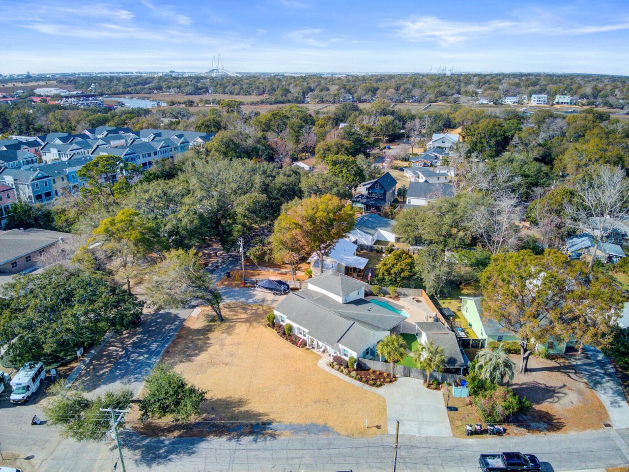 8 Vincent Drive Photo 65