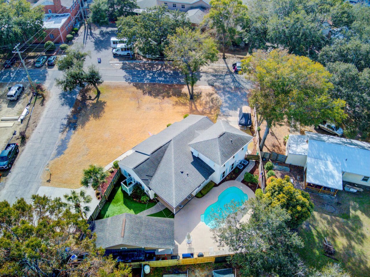 8 Vincent Drive Photo 66