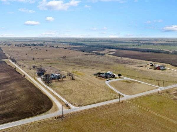 770 County Road 348 , Valley View, TX 76272