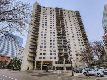 1225 Lasalle Avenue, Unit 905, Minneapolis, MN 55403