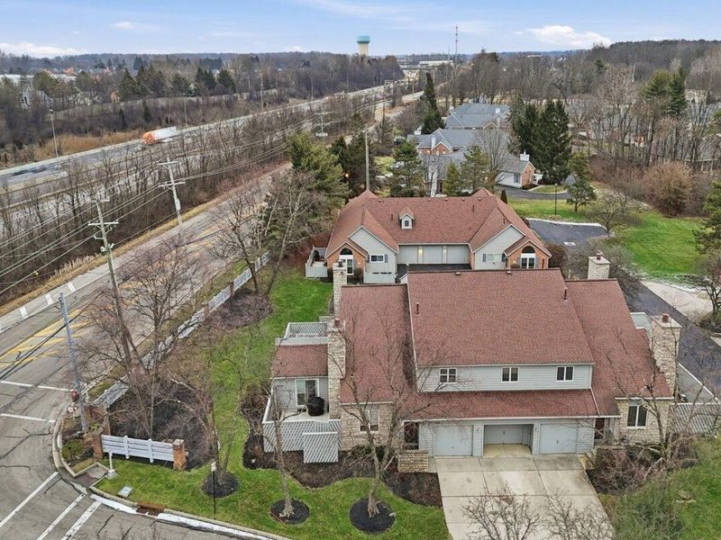 5040 Blendon Pond Drive, Westerville, OH 43081 Photo 3