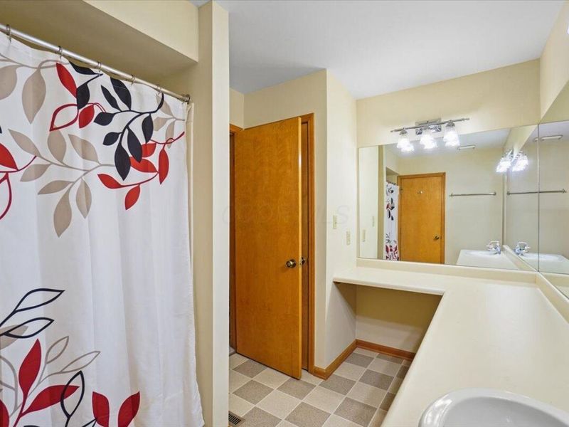 5040 Blendon Pond Drive, Westerville, OH 43081 Photo 38