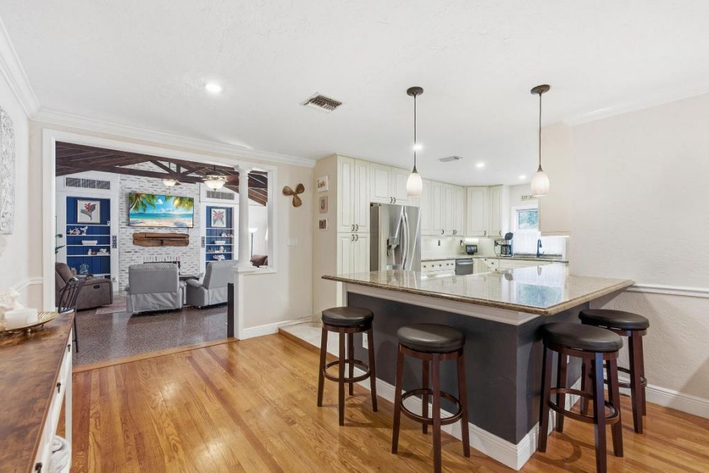 831 N Lakeside Drive, Lake Worth Beach, FL 33460 Photo