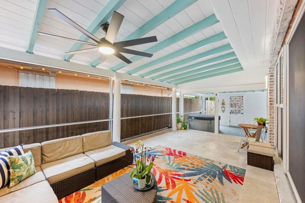 831 N Lakeside Drive, Lake Worth Beach, FL 33460 Photo