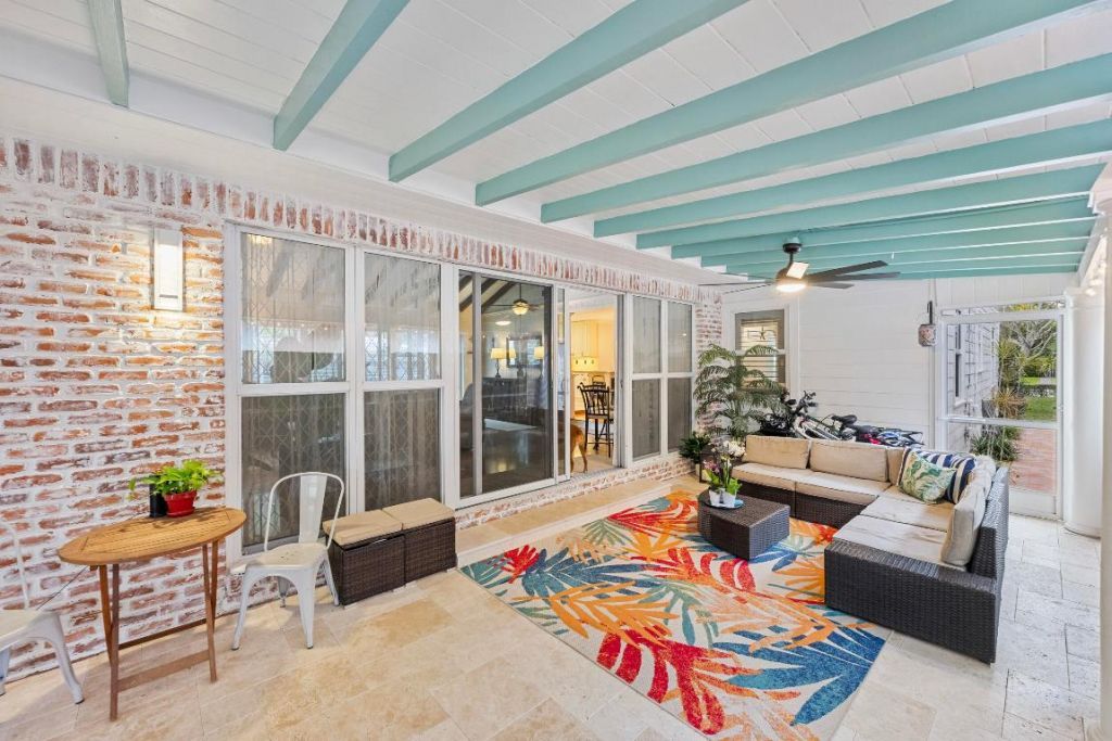 831 N Lakeside Drive, Lake Worth Beach, FL 33460 Photo