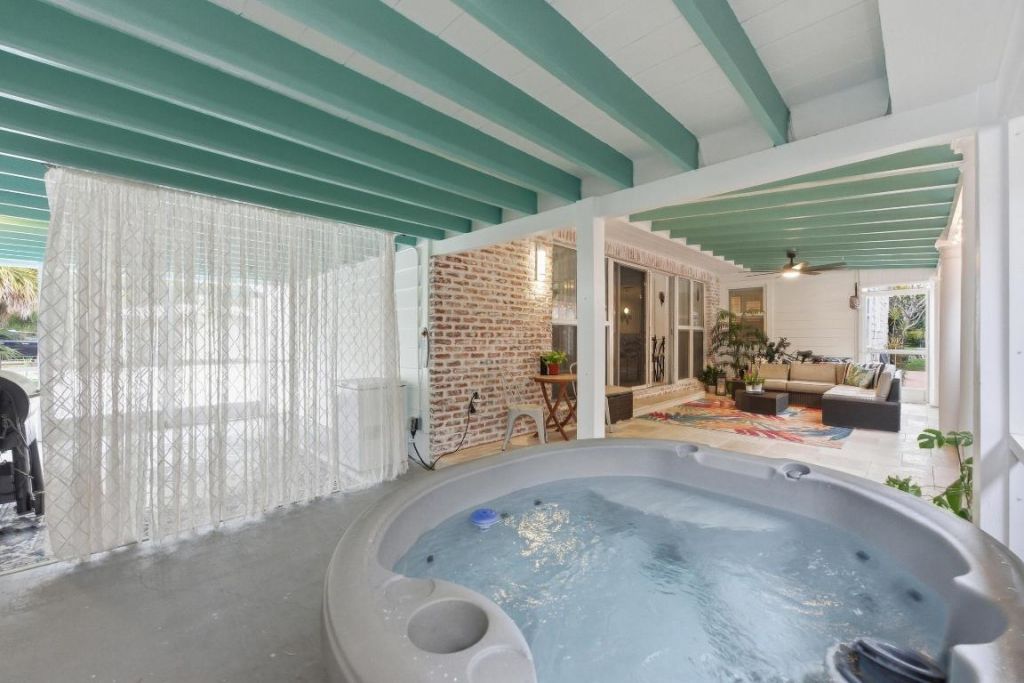 831 N Lakeside Drive, Lake Worth Beach, FL 33460 Photo