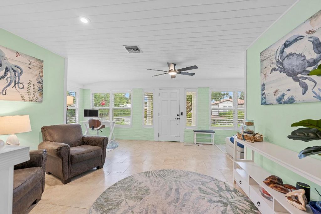 831 N Lakeside Drive, Lake Worth Beach, FL 33460 Photo